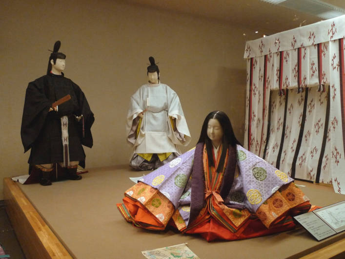 第2展示室「王朝文化」 貴族の服装（復元）　国立歴史民俗博物館蔵